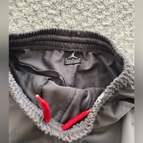 gray jordan sweatpants - Picture 3 of 3